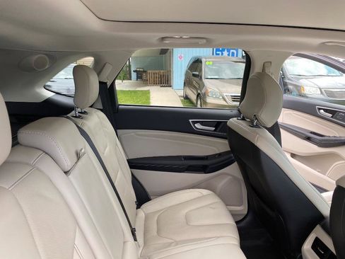 Used 2017 Ford Edge Titanium w/ Equipment Group 301A FWD image 39
