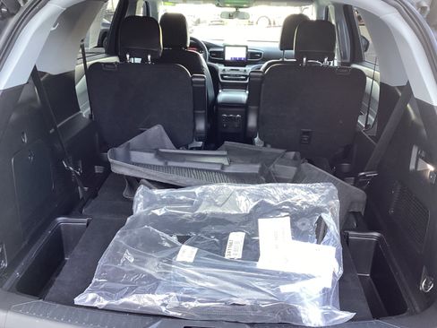 Used 2021 Ford Explorer XLT w/ Equipment Group 202A image 16