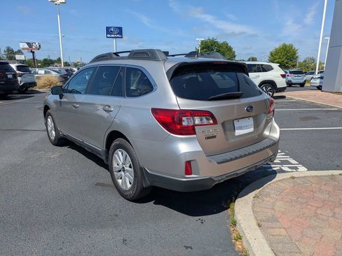 Used 2017 Subaru Outback 2.5i Premium AWD/4WD image 7