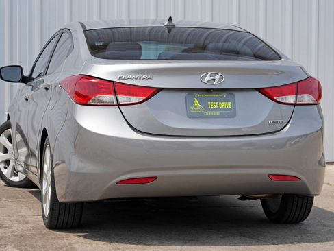 Used 2012 Hyundai Elantra Limited w/ Technology Pkg 5 FWD image 5