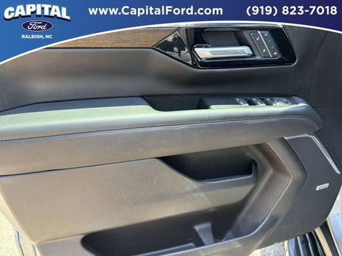 Used 2025 Chevrolet Tahoe High Country AWD/4WD image 20