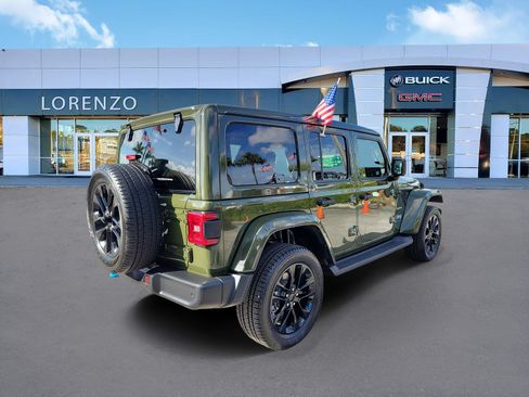 Used 2023 Jeep Wrangler Unlimited Sahara w/ Safety Group AWD/4WD image 5