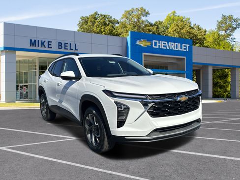 New 2026 Chevrolet Trax LT w/ Driver Confidence Package image 1