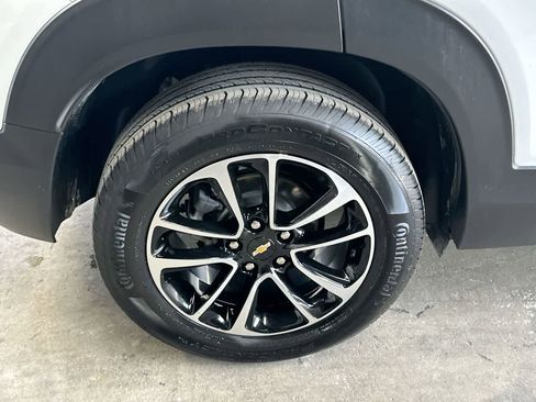 Used 2025 Chevrolet TrailBlazer LT AWD/4WD image 11