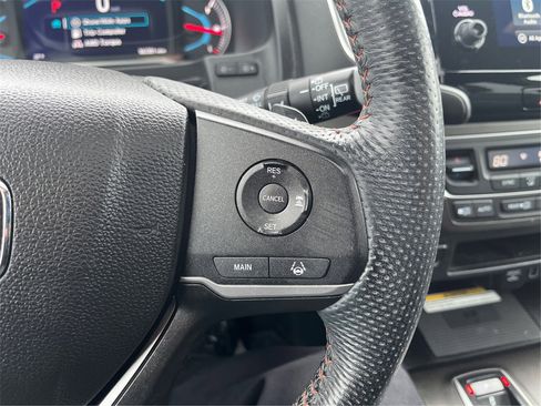 Certified 2022 Honda Pilot TrailSport image 32