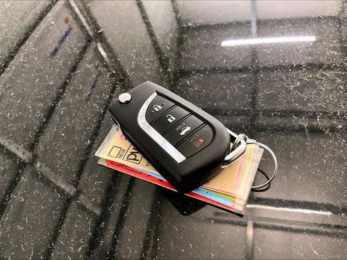 Used 2020 Toyota Corolla SE FWD image 9