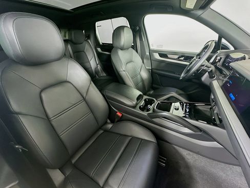 Used 2025 Porsche Cayenne E-Hybrid AWD/4WD image 47