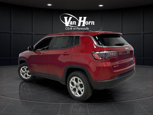 New 2025 Jeep Compass Latitude w/ Sun & Sound Group AWD/4WD image 3