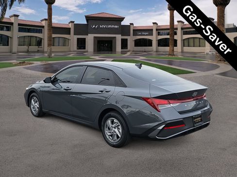 Used 2026 Hyundai Elantra SE FWD image 6