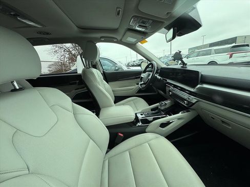 Certified 2023 Kia Telluride S w/ S Sunroof Package image 3
