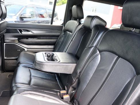 Used 2024 Jeep Wagoneer Series II w/ Flexible Seating Group AWD/4WD image 25