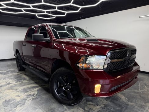 Used 2019 RAM 1500 Express w/ Wheel & Sound Group AWD/4WD image 4