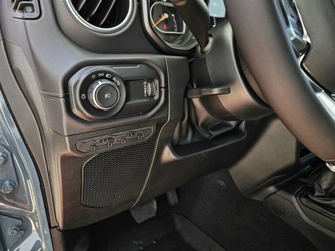 New 2026 Jeep Wrangler Unlimited Sahara AWD/4WD image 15