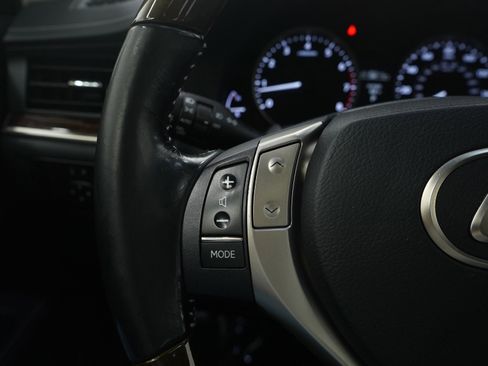 Used 2015 Lexus ES 350 4dr Sdn w/ Premium Package image 24