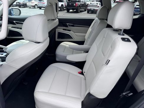Used 2024 Kia Telluride S w/ S Sunroof Package FWD image 31