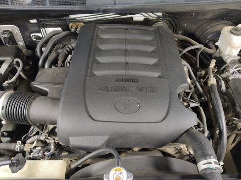 Used 2018 Toyota Tundra SR5 w/ SR5 Upgrade Package image 30