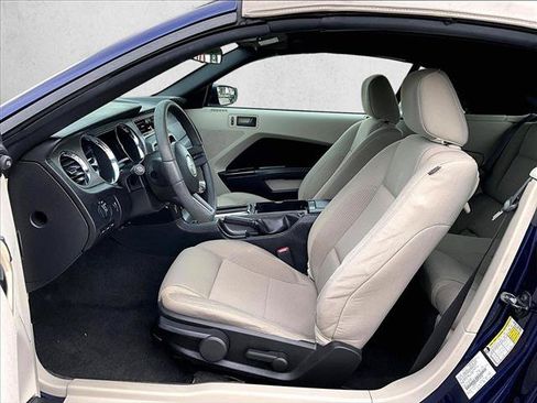 Used 2011 Ford Mustang Convertible w/ 101A Rapid Spec Order Code RWD image 24