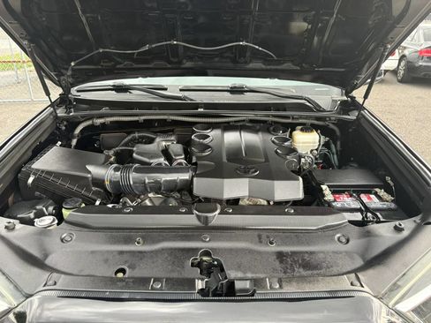 Used 2014 Toyota 4Runner SR5 RWD image 14