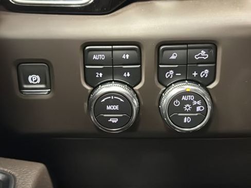 Used 2025 GMC Sierra 1500 Denali w/ Denali Reserve Package AWD/4WD image 31
