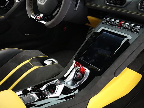 Used 2024 Lamborghini Huracan Tecnica RWD image 36