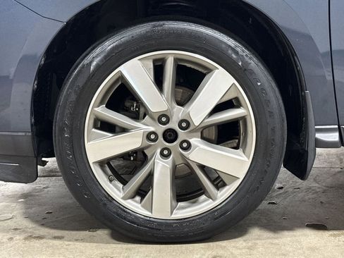 Used 2015 Nissan Pathfinder Platinum w/ Family Entertainment Package AWD/4WD image 29