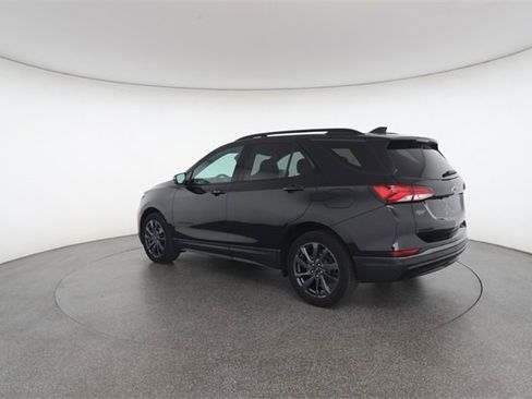 Used 2022 Chevrolet Equinox RS w/ Infotainment Package image 11