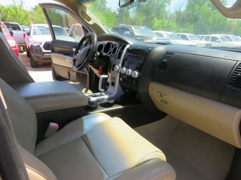 Used 2007 Toyota Tundra Limited image 16