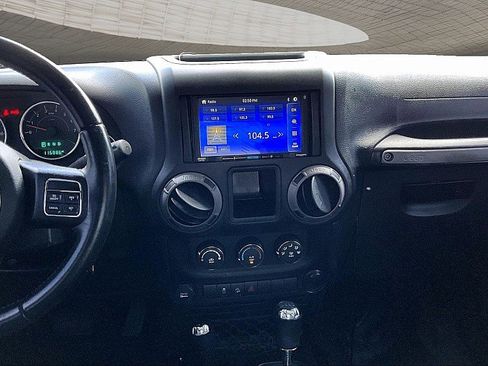 Used 2016 Jeep Wrangler Unlimited Sport w/ Max Tow Package AWD/4WD image 5