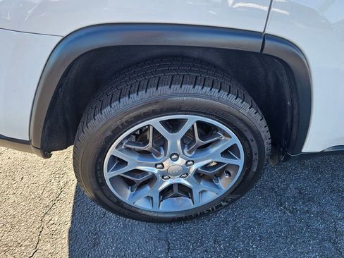 Used 2020 Jeep Grand Cherokee Limited image 9