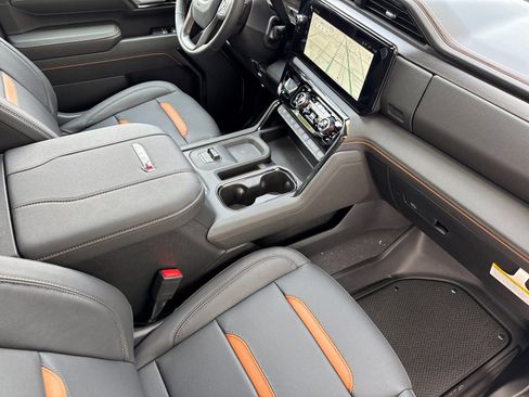New 2026 GMC Sierra 2500 AT4 w/ AT4 Premium Plus Package AWD/4WD image 15