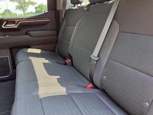Used 2022 Chevrolet Silverado 1500 LT AWD/4WD image 7