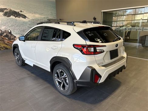 Used 2025 Subaru Crosstrek 2.0i Premium image 4