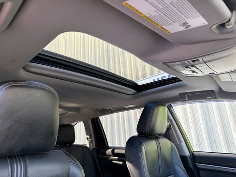 Used 2017 Toyota Highlander SE image 14