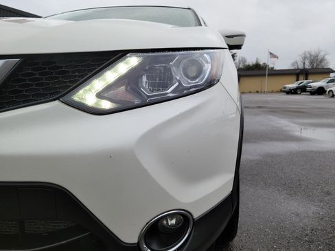 Used 2018 Nissan Rogue Sport SL w/ SL Premium Package image 21