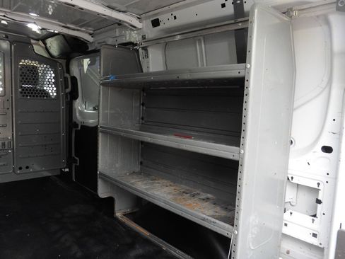 Used 2020 Ford Transit 150 Low Roof RWD image 21