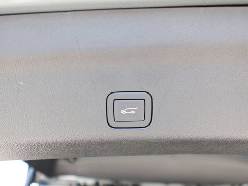 New 2026 GMC Yukon AT4 w/ AT4 Premium Plus Package AWD/4WD image 6