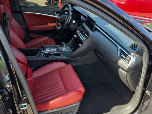 Used 2025 Genesis G70 2.5T w/ Sport Prestige Package RWD image 10