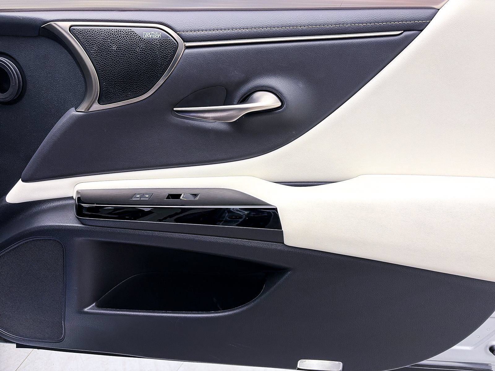 Used 2024 Lexus ES 300h F Sport FWD image 46