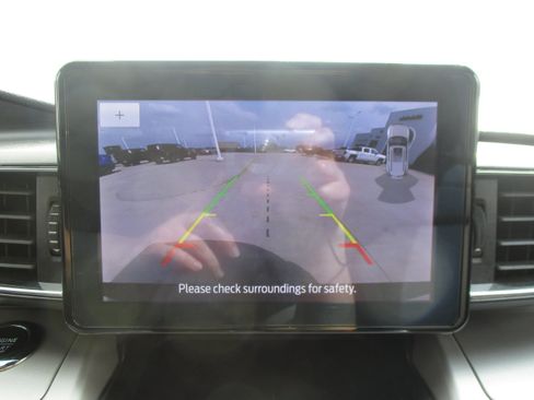 Used 2024 Ford Explorer XLT w/ Equipment Group 202A AWD/4WD image 26