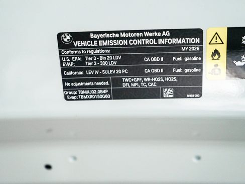 Used 2026 BMW 330i Sedan w/ Convenience Package RWD image 27
