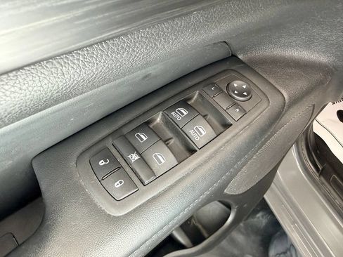 Used 2022 Jeep Grand Cherokee Altitude AWD/4WD image 17