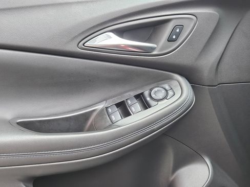 Used 2025 Buick Encore GX Sport Touring w/ Comfort Package image 18