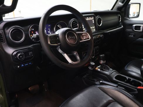 Used 2023 Jeep Wrangler Unlimited Rubicon 4xe w/ Cold Weather Group AWD/4WD image 17