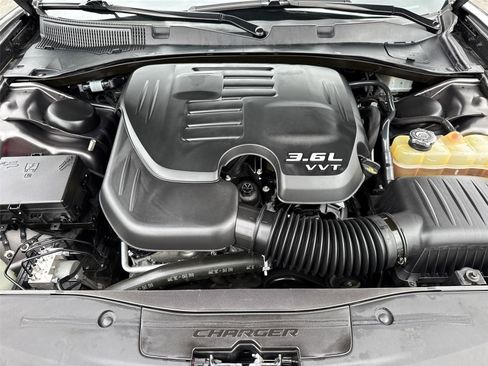 Used 2019 Dodge Charger SXT w/ Leather Interior Group image 14