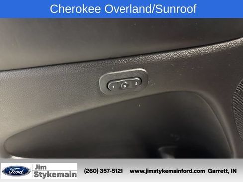 Used 2019 Jeep Grand Cherokee Overland AWD/4WD image 45
