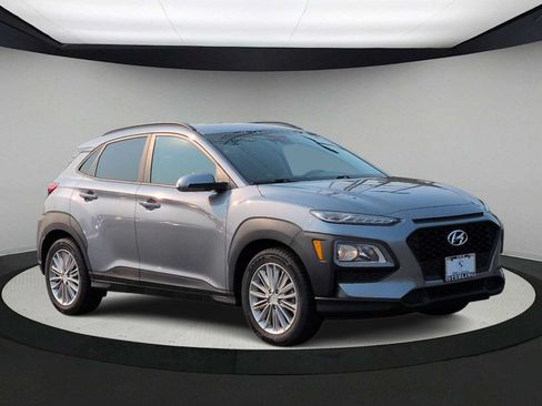 Used 2020 Hyundai Kona SEL w/ Cargo Package FWD image 2