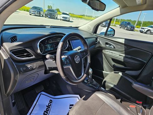 Used 2021 Buick Encore Preferred FWD image 20