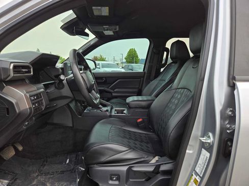 Used 2024 Toyota Tacoma SR5 AWD/4WD image 22