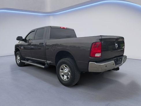 Used 2016 RAM 2500 Tradesman w/ Chrome Appearance Group AWD/4WD image 4