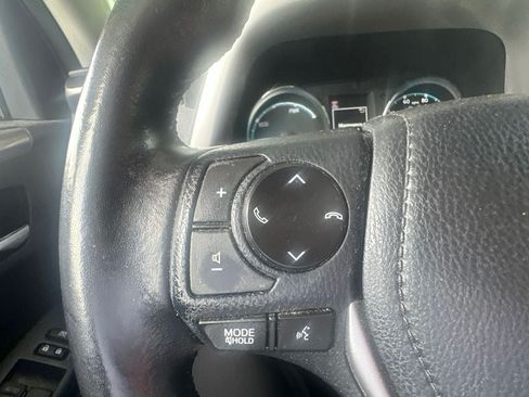 Used 2017 Toyota RAV4 XLE w/ Carpet Mat Package AWD/4WD image 21